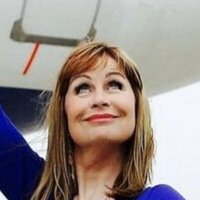 Sian Lloyd Meztelen