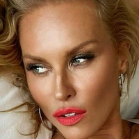 Simona Krainova Meztelen
