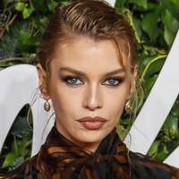 Stella Maxwell Meztelen