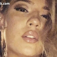 Stephanie Camila Meztelen