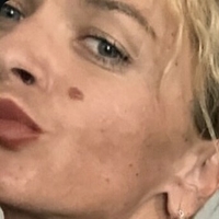 Strongdarcy Meztelen