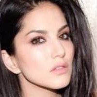 Sunny Leone Meztelen