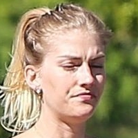 Taylor Neisen Meztelen