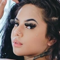 Valentina Naomi Meztelen