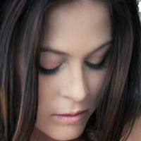 Victoria James Meztelen