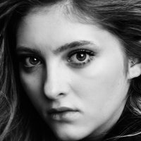 Willow Shields Meztelen